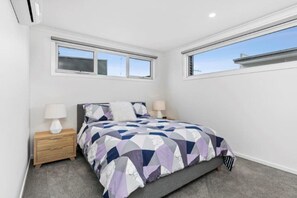 Master bedroom w ensuite