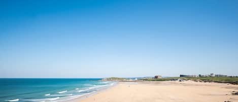 Fistral Beach, Cornwall, self catering with Beach Retreats.