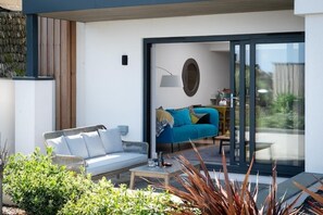 1 Fistral House, Pentire, Cornwall, self catering with Beach Retreats.
