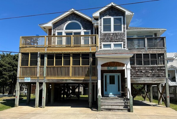 UT62 Mermaid Manor