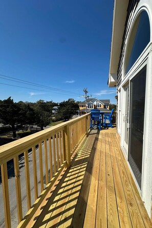 Deck, Second floor