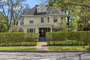 Vintage Victorian Villa