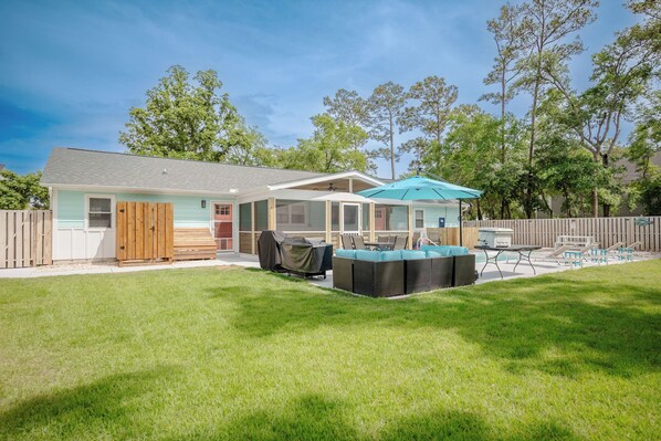 Exterior - Back / Private Pool