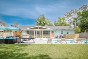 Exterior - Back / Private Pool