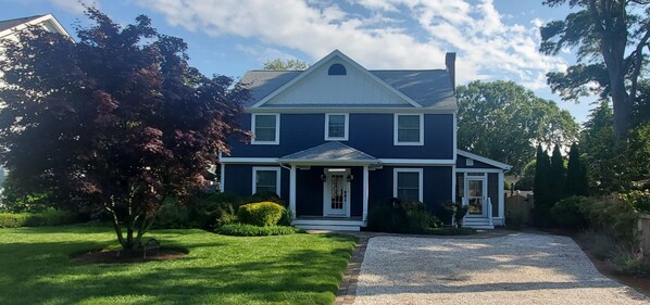 Welcome to the Coastal Cottage!