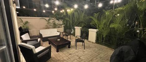 Excellent terrace with everything you need to meet with family and friends 