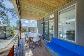 Too nice outside to eat inside? We have you covered