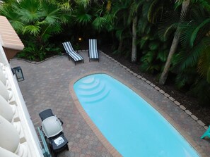 Pool with grill 