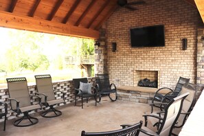 Logia TV, Fire place- back yard dream!
