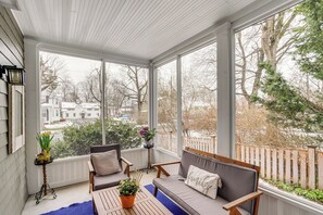 Screened Porch | Outdoor Seating