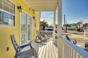 Deck | Rocking Chairs