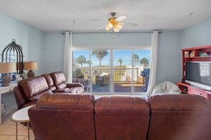 Living Room w/Bay Views