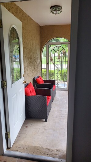 Front Lanai