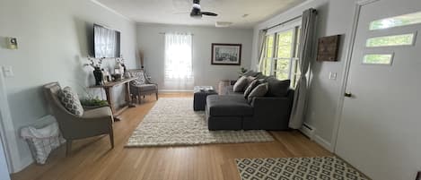 Family room with TV and internet.