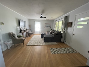 Family room with TV and internet.