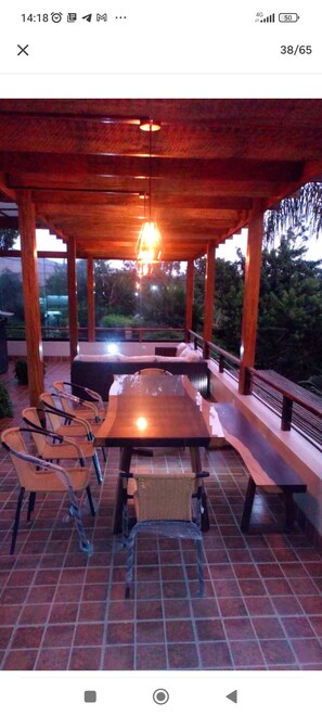Outdoor dining