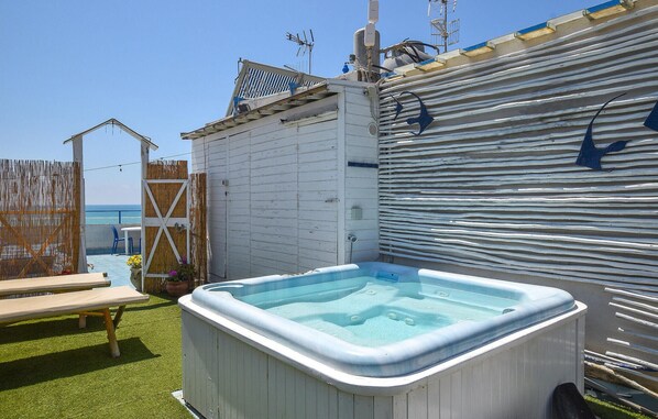 hot-tub