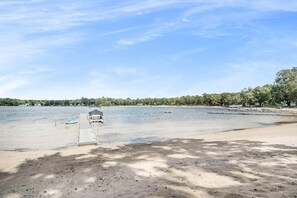 100' dock.  Bring your own boat or rent one! Boat launch just 5 houses away