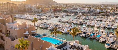 New rooftop pool and lounge