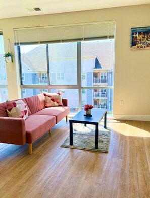Modern 2 bedroom 2 bathroom downtown Stamford