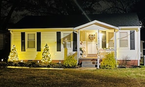 We decorate for Christmas!