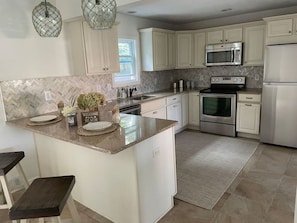 Kitchen - Breakfast area
