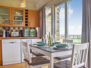 Kitchen/diner | The Bungy, Freshwater