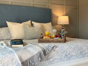 King Bed in Master Suite