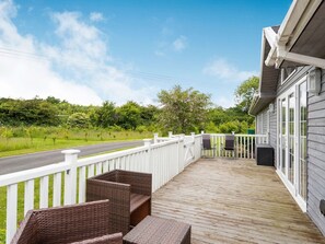 Terrace | Acacia Lodge, Mercia Marina, Willington