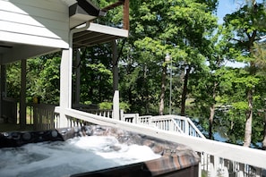 Hot tub overlooking the water from the main-floor deck!