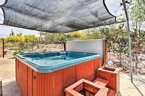 Private Hot Tub | 9 Mi to Downtown Tucson