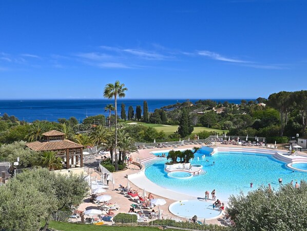 Water, Sky, Property, Cloud, Tree, Plant, Azure, Swimming Pool, Seaside Resort, Building
