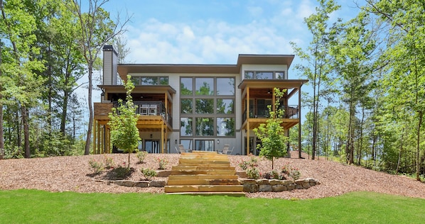 Welcome to modern mountain luxury at Grandview at Watersong!