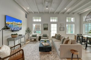 1st Floor Living Area