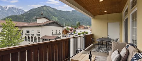 Large Covered, Wrap-Around Deck with views of the mountains & Downtown Leavenworth.