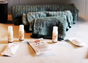 Bathroom amenities