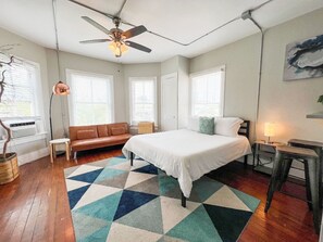 Work from home effortlessly with our fully comfortable bedroom and dedicated workspace.