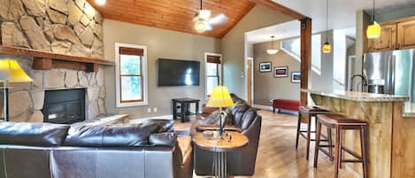 Living room and kitchen, additional seating for 2 at the kitchen island