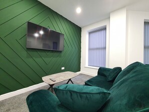 Living Room / Lounge