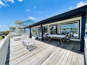 Front deck