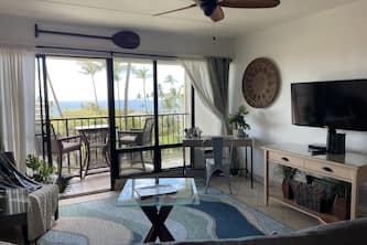 Ocean View South Maui Condo with Lanai plus FREE parking, Wifi and Smart TVs