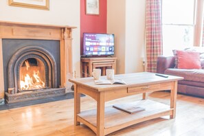 1 Dixon Ground fireplace