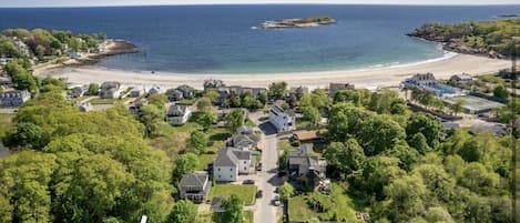 Drone foto of Bungalow-by-the-beach and quaint New England neighborhood 