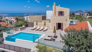 Dim Luxury Villa