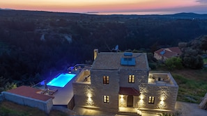 Dim Luxury Villa