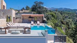 Dim Luxury Villa