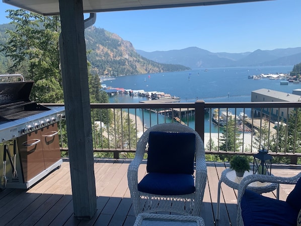 Nautical Upper Level -  Take In The Views! Porch Sitting Area With Barbecue