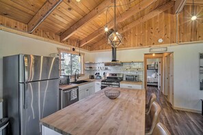 Kitchen | Main Level | Dishwasher