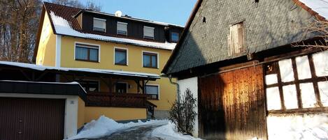 Haus Burgblick im Winter