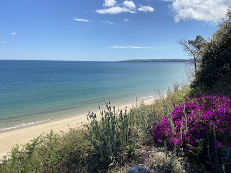 Beautiful panoramic views across Poole Bay, just a few minutes walk away